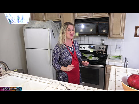 ❤️ Matrigna che lo munge in cucina prima del suo appuntamento ❌ Porno duroal it.porn-93.ru ❌