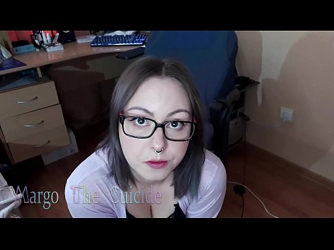 ❤️ Ragazza sexy con gli occhiali succhia il dildo profondamente sulla macchina fotografica ❌ Porno duroal it.porn-93.ru ❌
