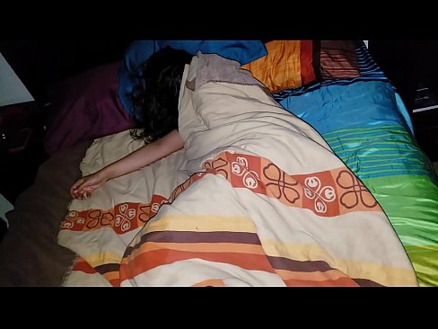 ❤️ Figliastro che rimprovera la sua giovane matrigna mentre lei dorme ❌ Porno duroal it.porn-93.ru ❌